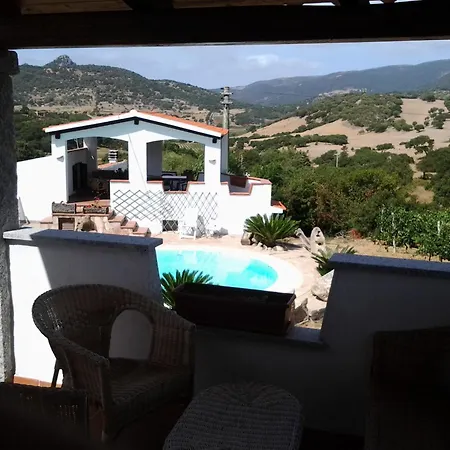 Bed & Breakfast Domo De Resteblas