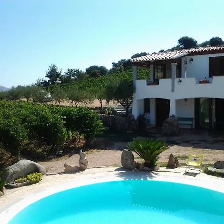 Bed & Breakfast Domo De Resteblas Berchidda